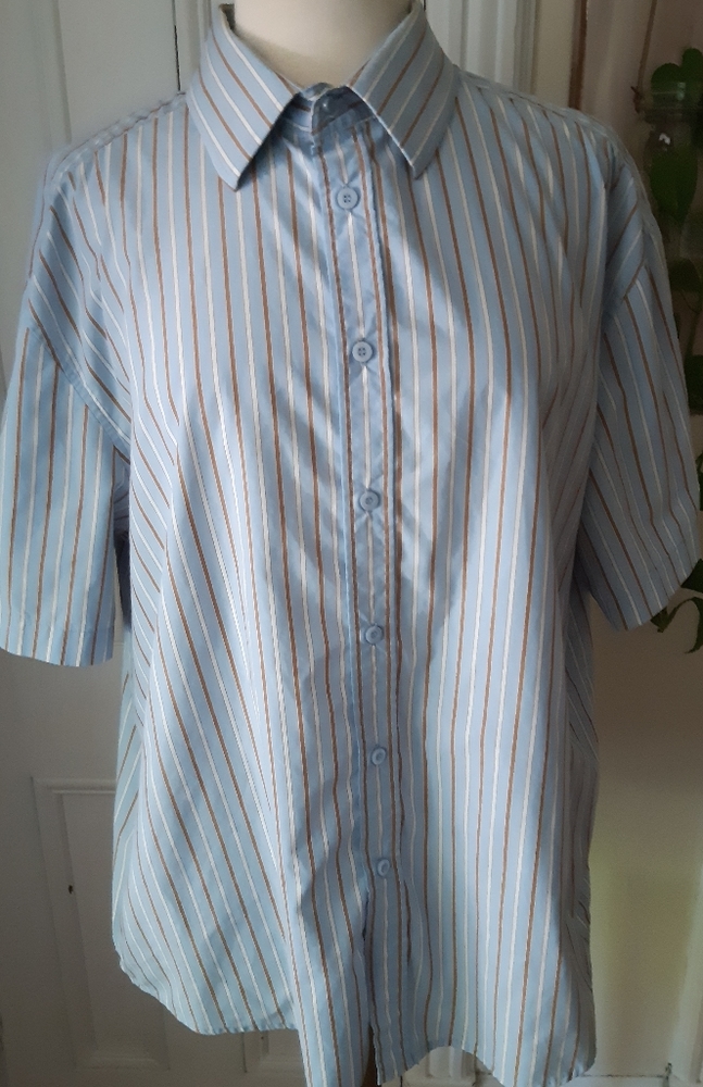 10/10$ Tag button down shirt size XL